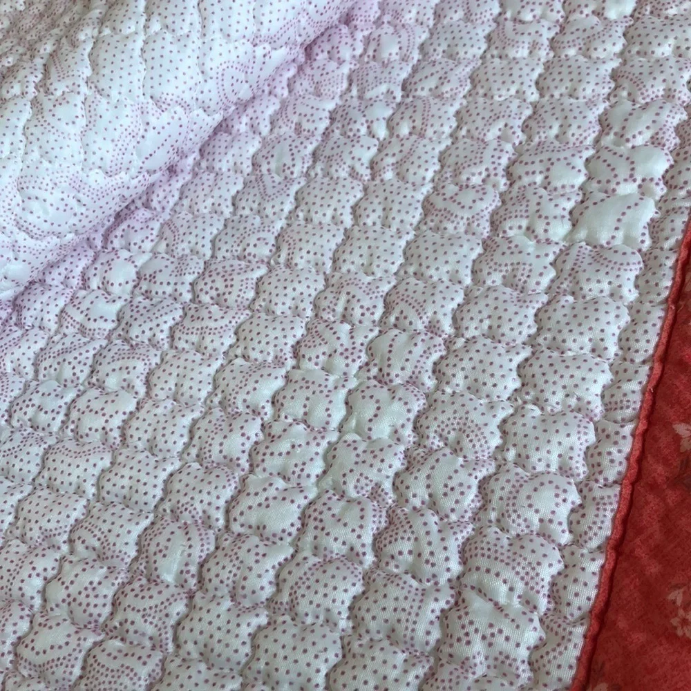 MGL QUILT | Exquisite Coral Paisley Multi Color Quilt, Size 72”x56”.